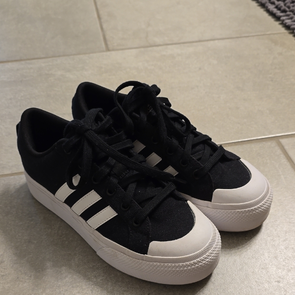 Adidas -Bravava Platform  Black and White Canvas Low-Tops 7w